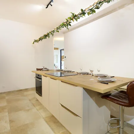 Confort & Espace Avec Climatisation - T4 Apartment *