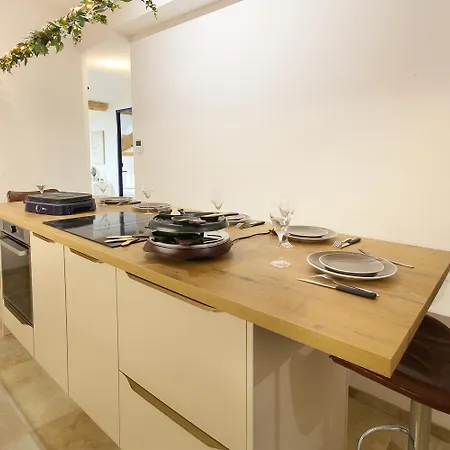 Confort & Espace Avec Climatisation - T4 *