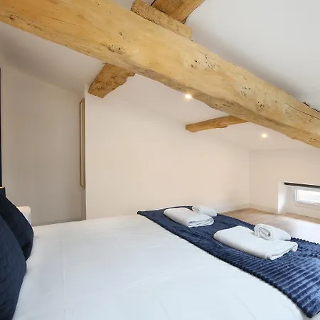 Confort & Espace Avec Climatisation - T4 公寓