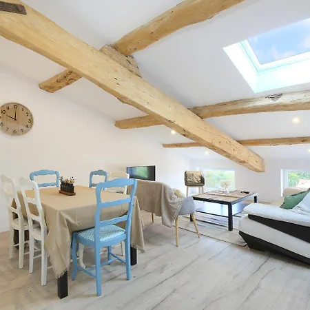 Apartment Confort & Espace Avec Climatisation - T4 *